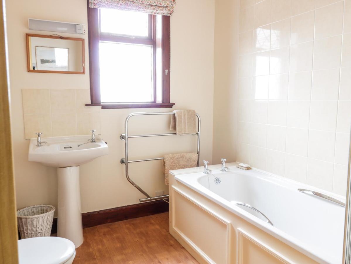 Courtyard Cottage دَنز المظهر الخارجي الصورة